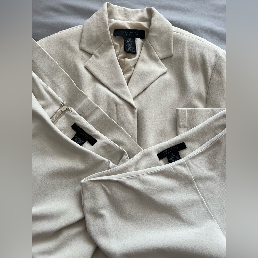 3 PIECE SET THE LIMITED Brand Jacket, Pants and Skirt Beautifu CREAM color.
